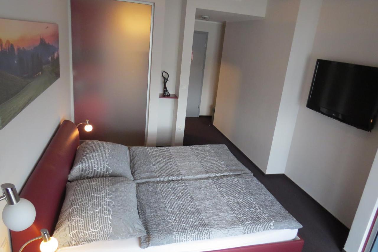 Siker B&B Hotel Pernica Eksteriør billede