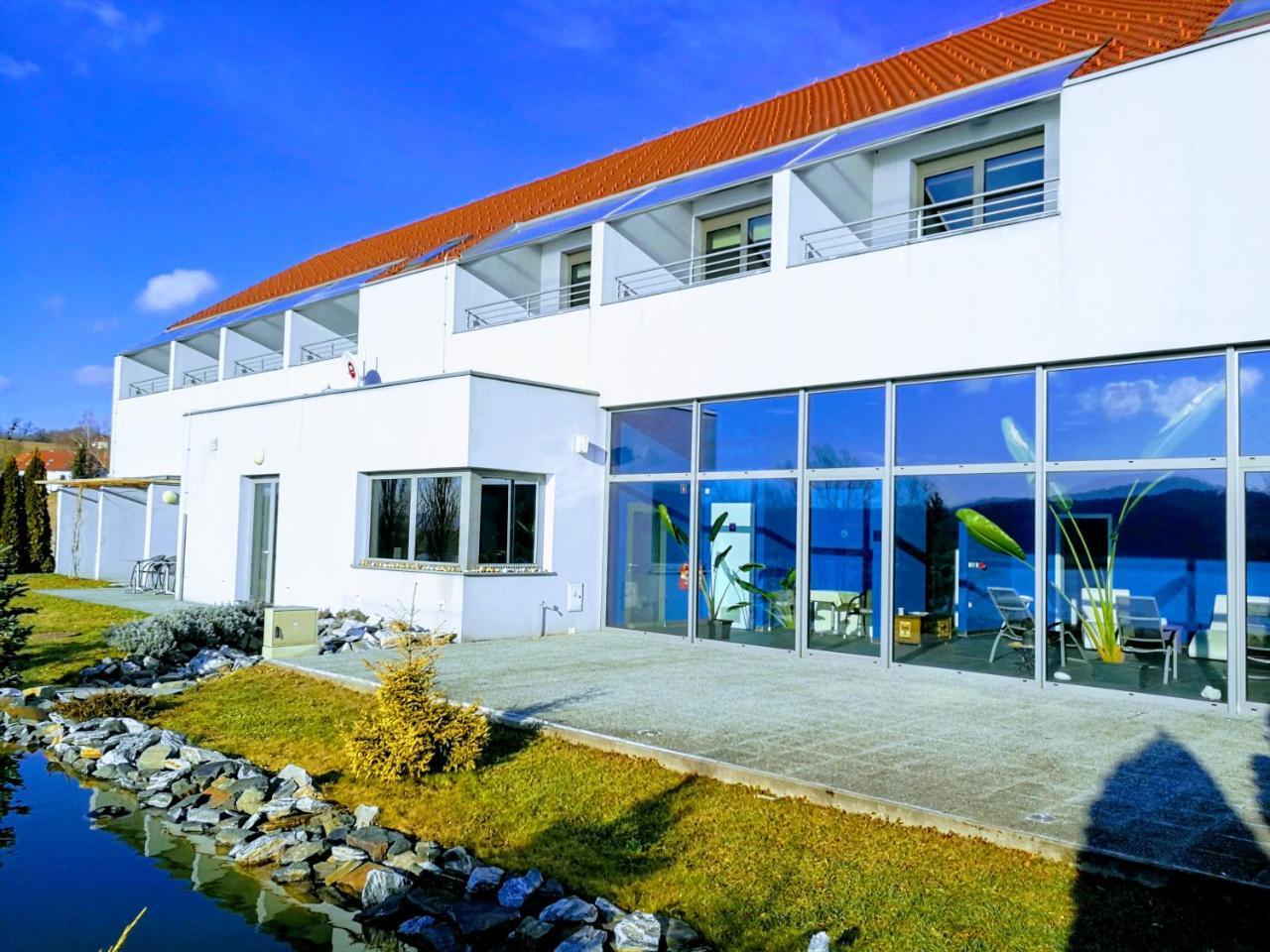 Siker B&B Hotel Pernica Eksteriør billede